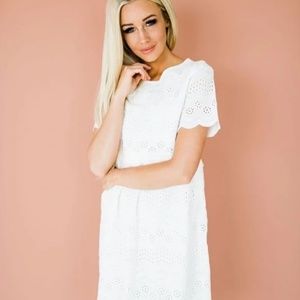 White Lace Dress - tea n rose Size Medium - Nest Boutqiue